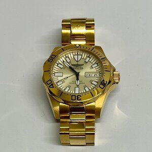 Invicta Signature Collection 7047  Pro Diver Wrist Watch